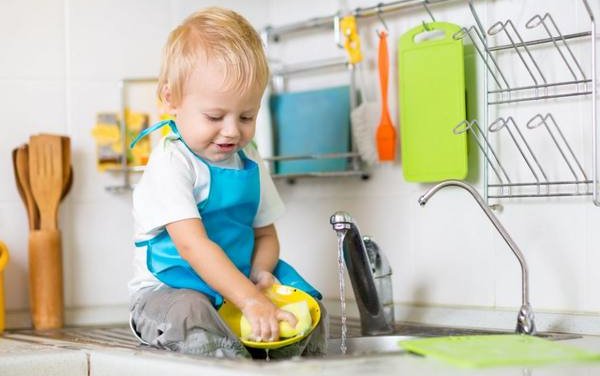 Для мытья посуды тоже есть правила в фото