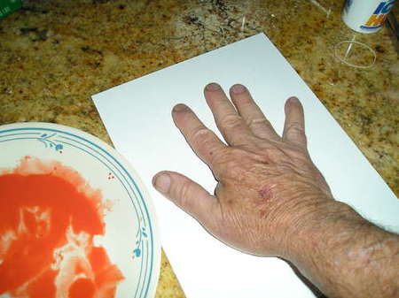 Отпечаток руки ребенка в фото