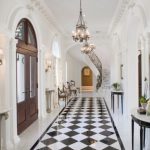 16 Irresistible Traditional Entry Hall Designs You Can Get Ideas From 4 630x419 1