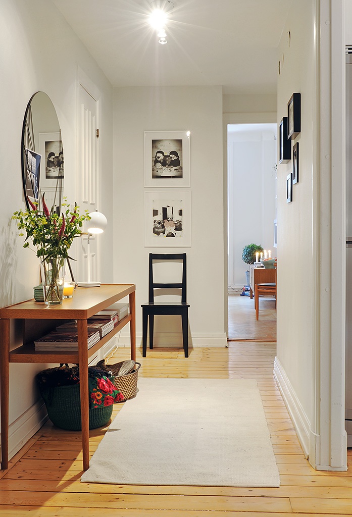 hallway-colour-farrow-ball-shaded-white-with-radiator-painted