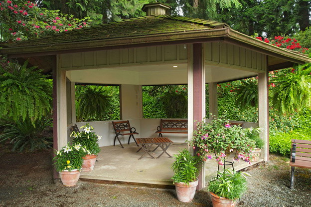 Беседки в садовом дизайне: маленький домик для отдыха на даче (35 фото) в фото