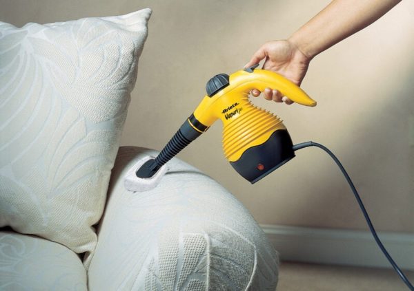 Как почистить тканевую обивку дивана от пыли и пятен в фото